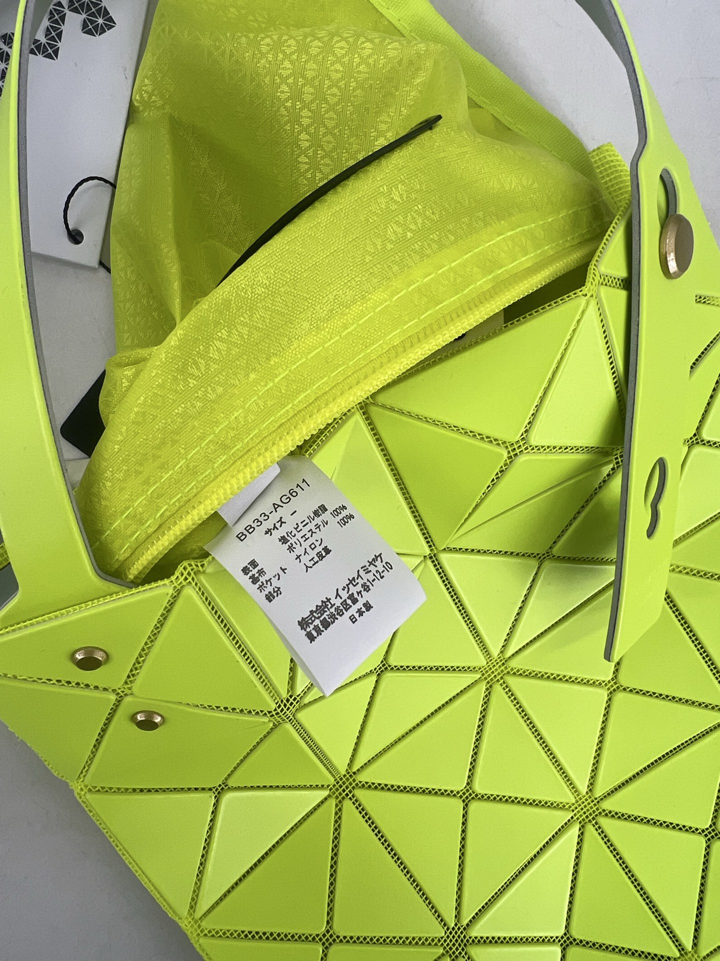 Issey Miyake ～三宅一生 3月新款彩色五金钻石方盒包大小号 新系列CARAT让人想起宝石的雕刻切割