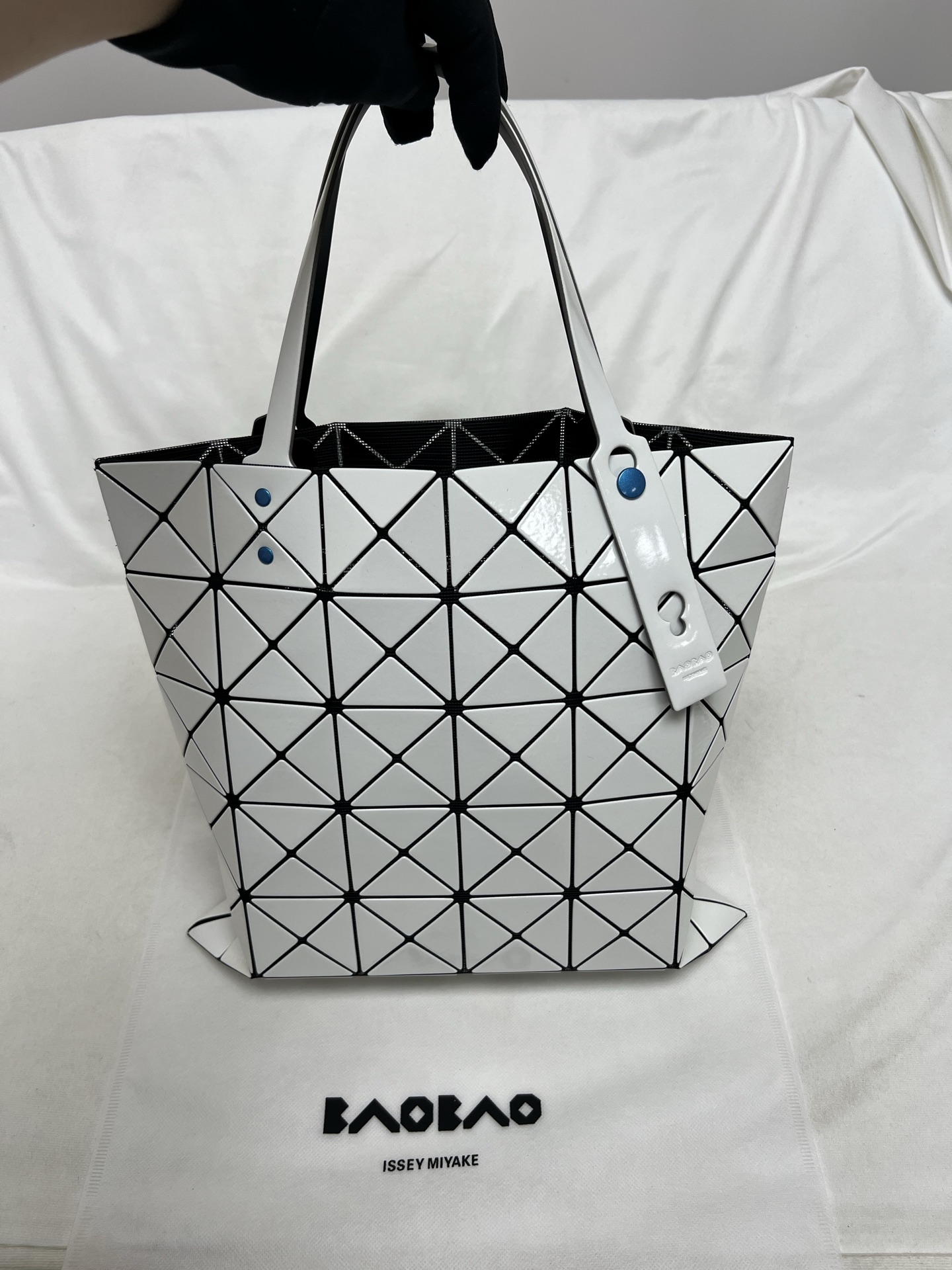 Issey Miyake ～三宅一生 3月新款6格水果系列 香蕉 尺寸：34*34cm