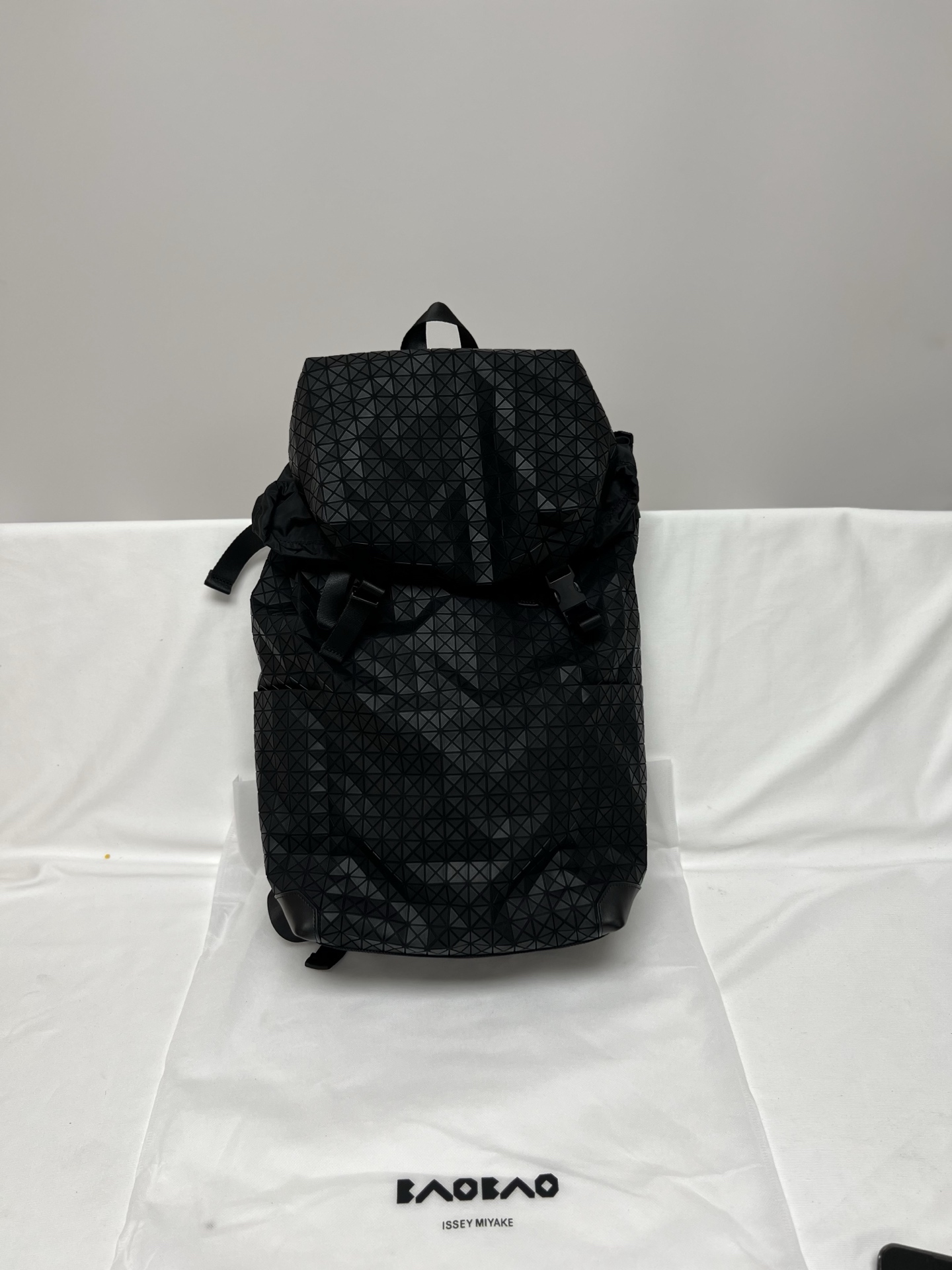 Issey Miyake ～三宅一生 新款硅胶登山包 黑色