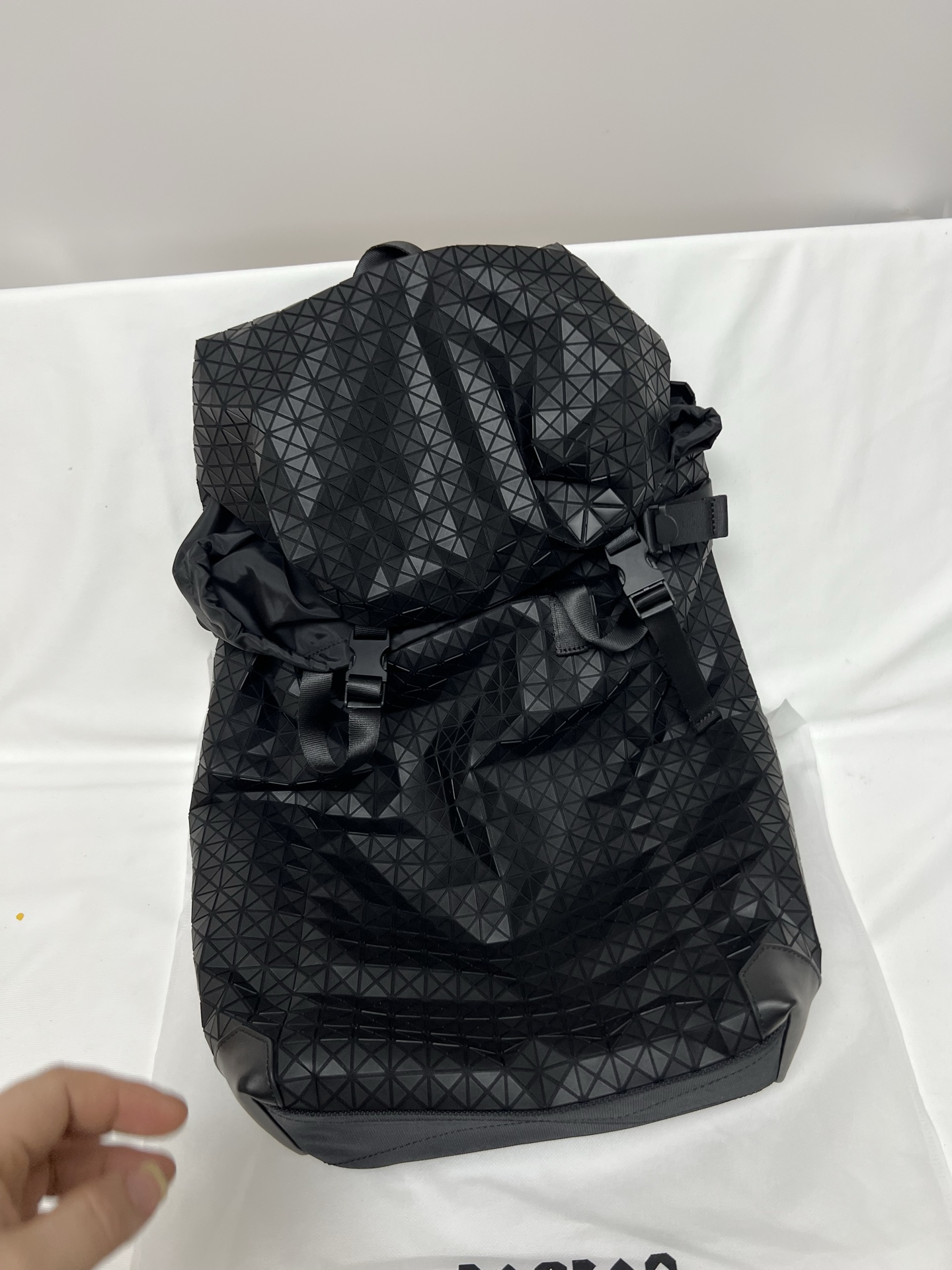 Issey Miyake ～三宅一生 新款硅胶登山包 黑色