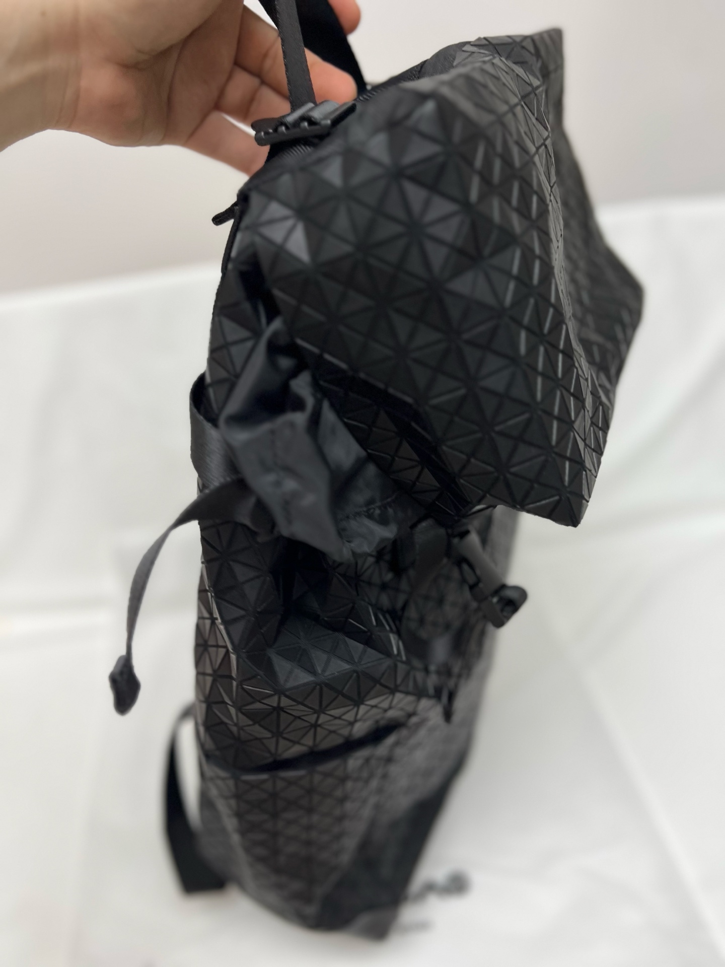 Issey Miyake ～三宅一生 新款硅胶登山包 黑色