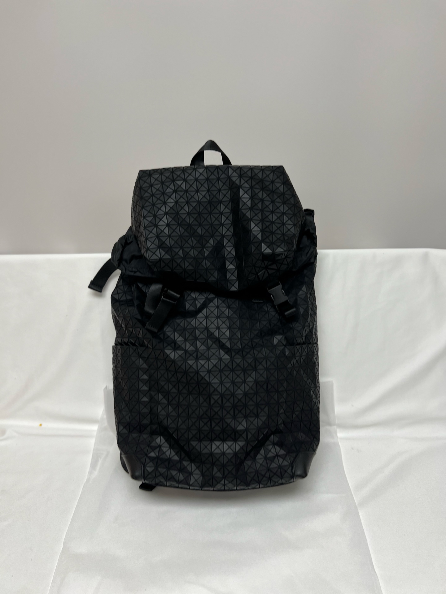Issey Miyake ～三宅一生 新款硅胶登山包 黑色