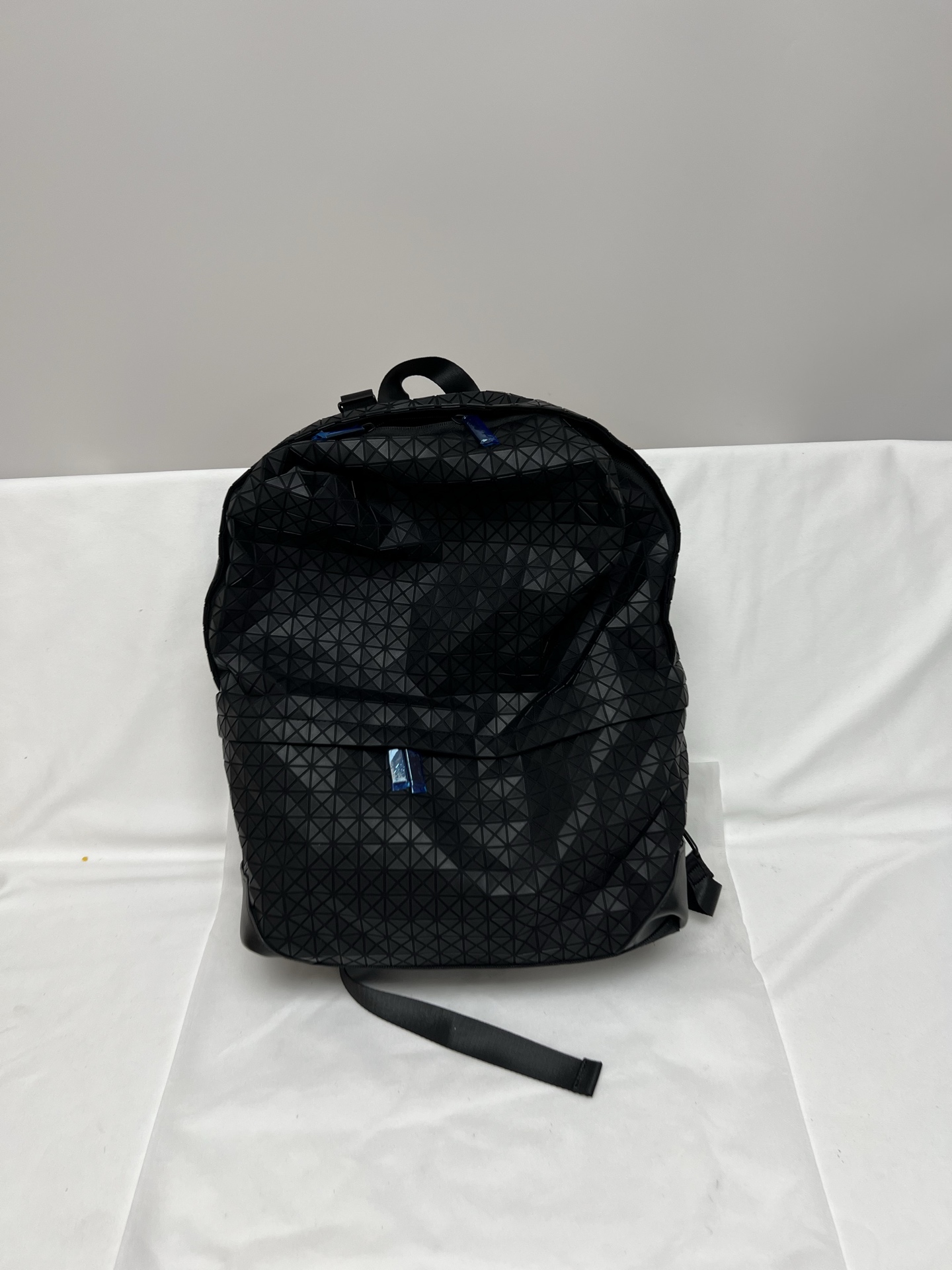 Issey Miyake ～三宅一生 新款硅胶登山包 黑色