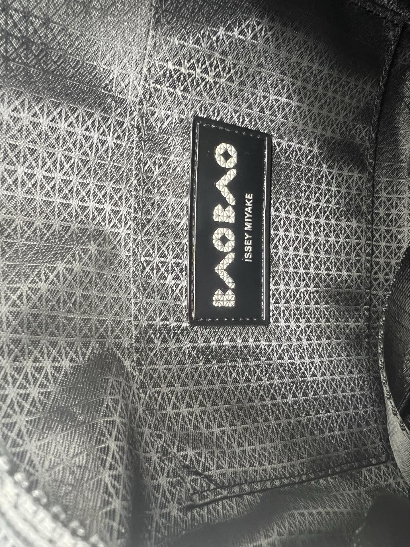 Issey Miyake 三宅一生 新款丘比特小方盒大号系列