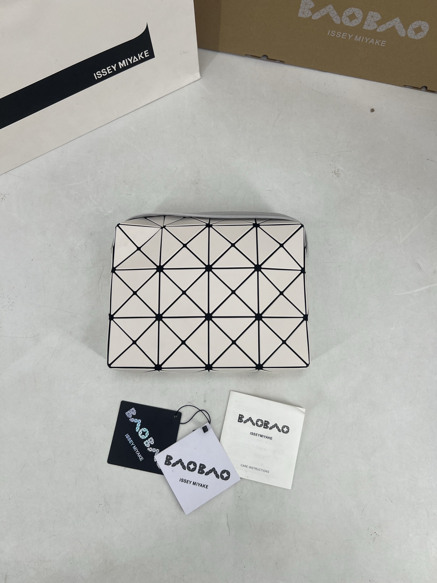 Issey Miyake 三宅一生 新款丘比特小方盒大号系列
