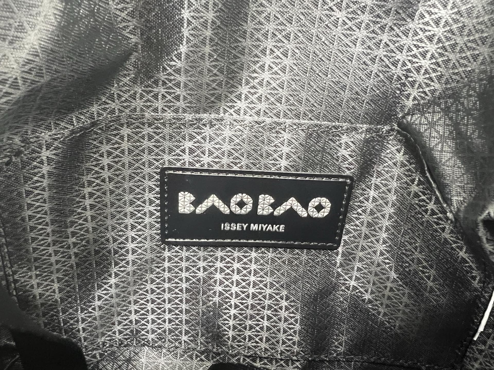 Issey Miyake 三宅一生 新款丘比特小方盒大号系列