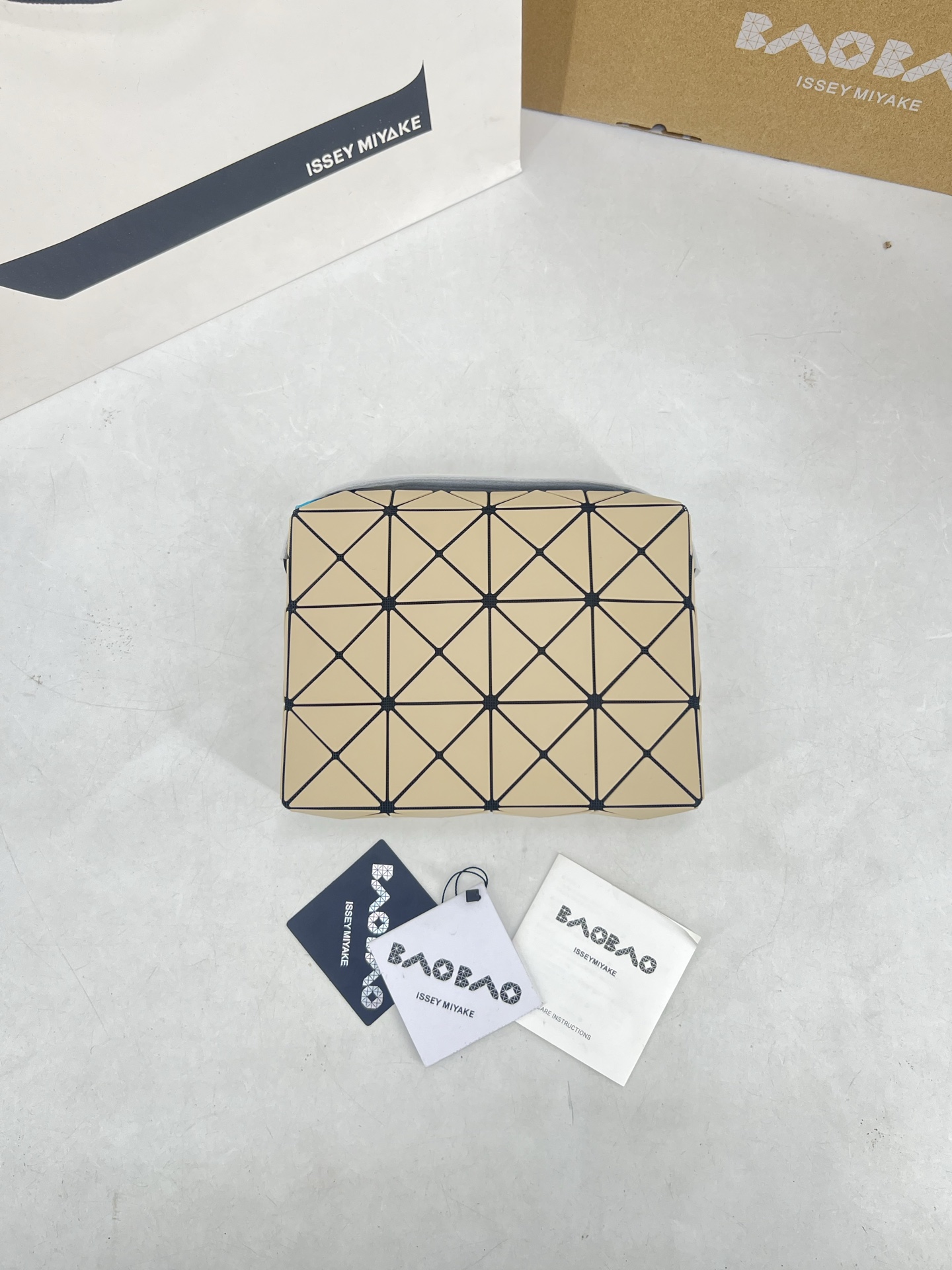 Issey Miyake 三宅一生 新款丘比特小方盒大号系列