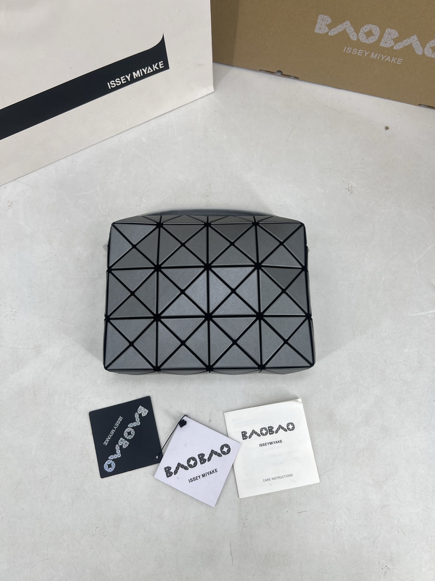 Issey Miyake 三宅一生 新款丘比特小方盒大号系列