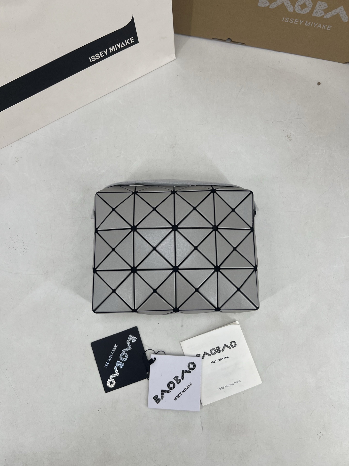 Issey Miyake 三宅一生 新款丘比特小方盒大号系列