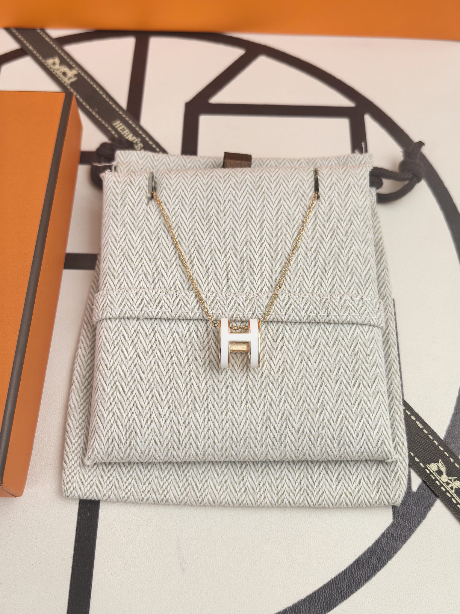 Hermès "H" Enamel Pendant Necklace - Comprehensive 3
