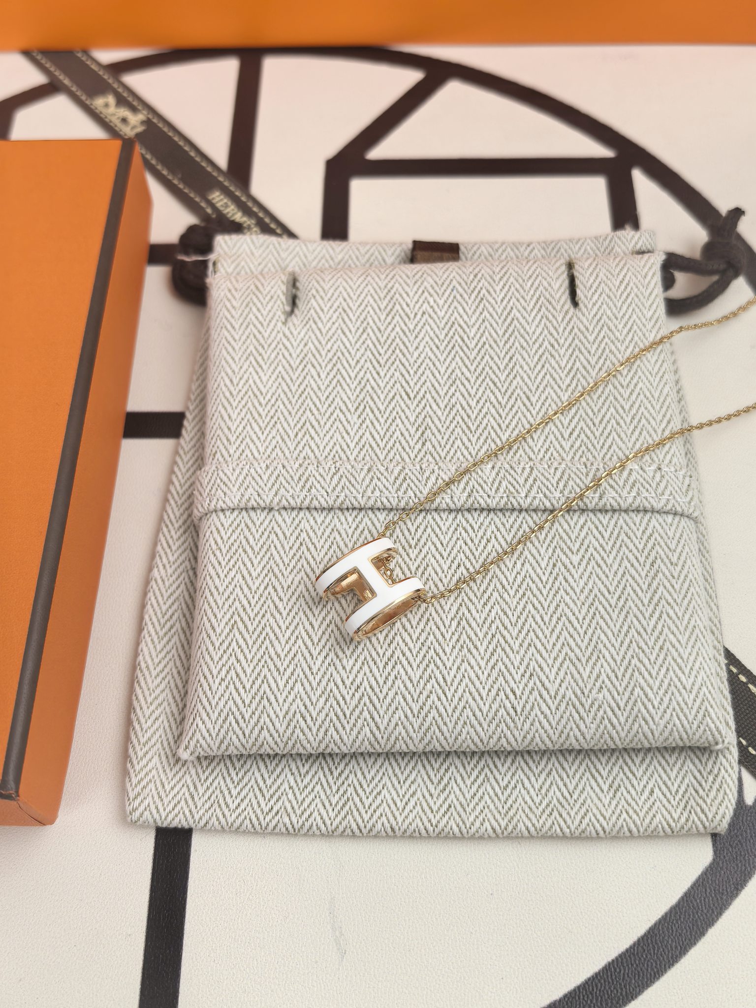 Hermès "H" Enamel Pendant Necklace - Comprehensive 4