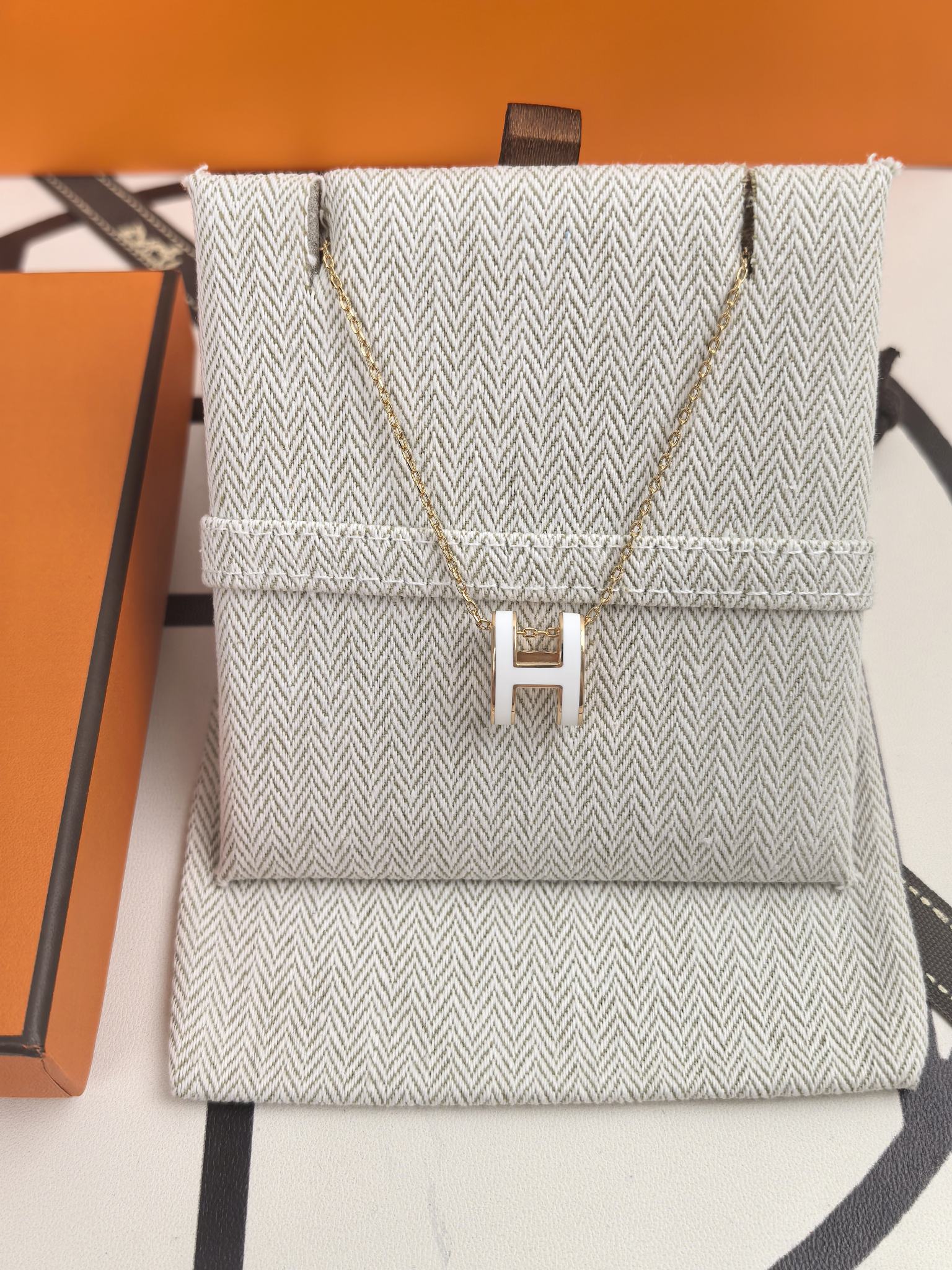 Hermès "H" Enamel Pendant Necklace - Comprehensive 2