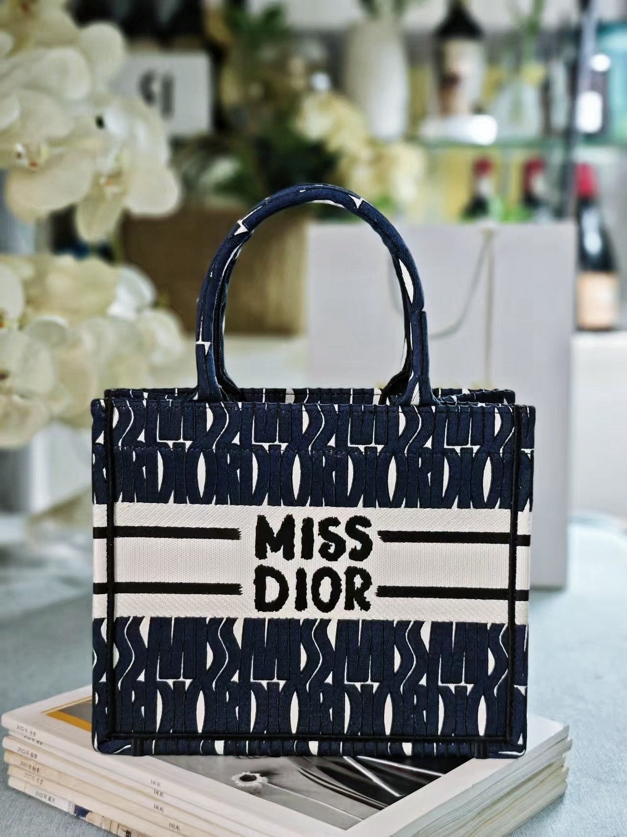 Dior Book Tote Taschen Handtaschen Tragetaschen Blau Dunkelblau Weiß Stickerei Fashion