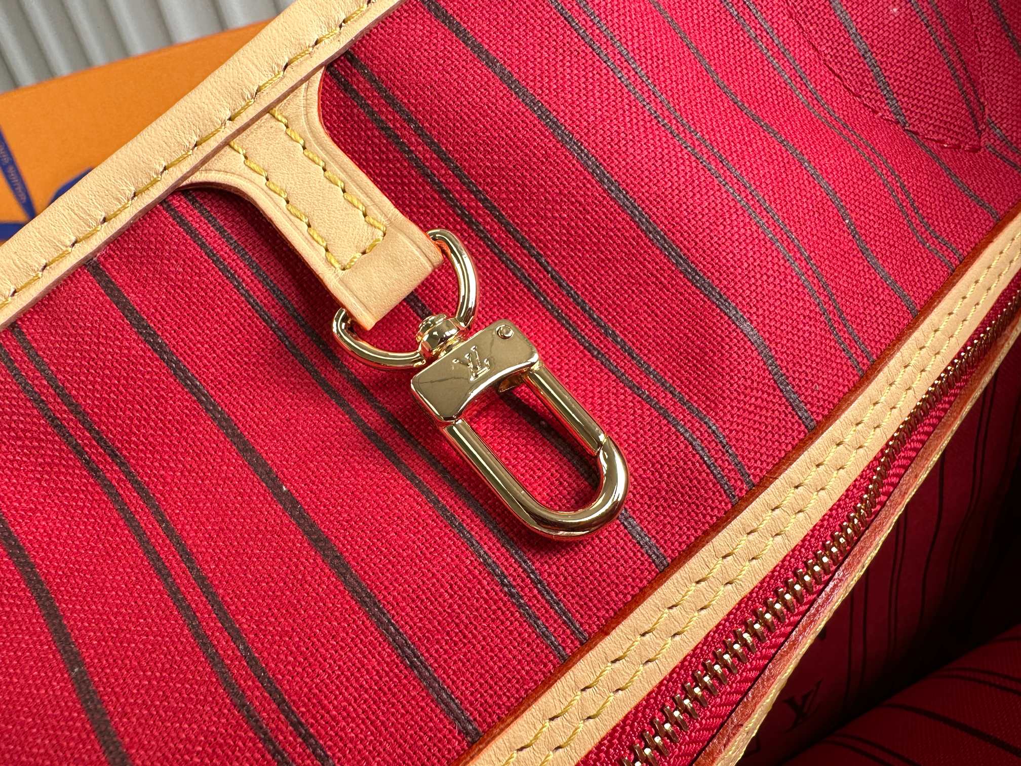 【163c01芯片版】特级原单
新版八代面料🌿🌿
N