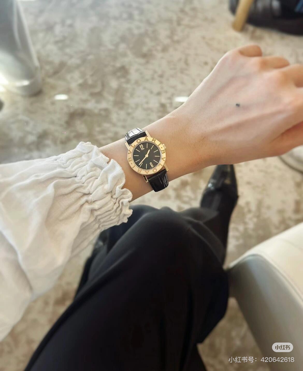 NO:391275,I really love this retro gold watch!  Full of medieval style~19860909真的爱了这种复古小金表！中古范十足～,,Watch