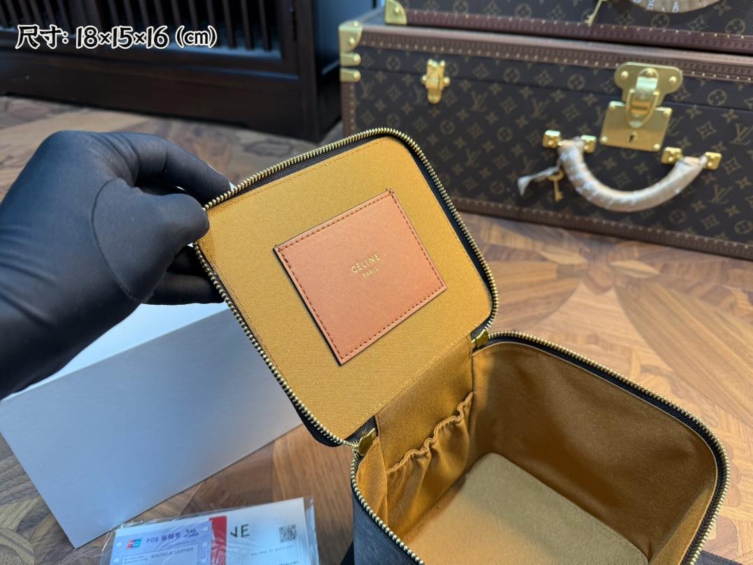 Celine Luxury Designer Handbag Shoulder Crossbody Bag crafted in premium 8