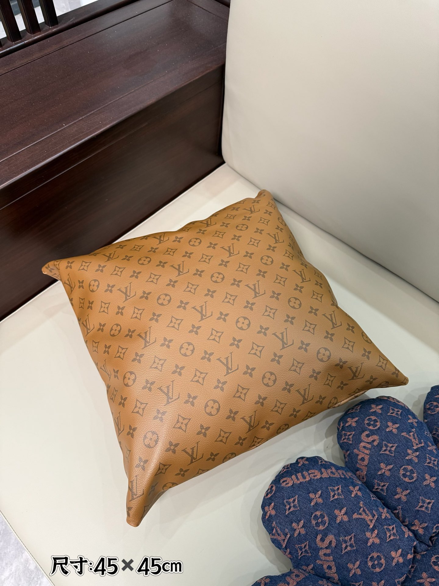 Louis Vuitton Decorative Cushion - Comprehensive