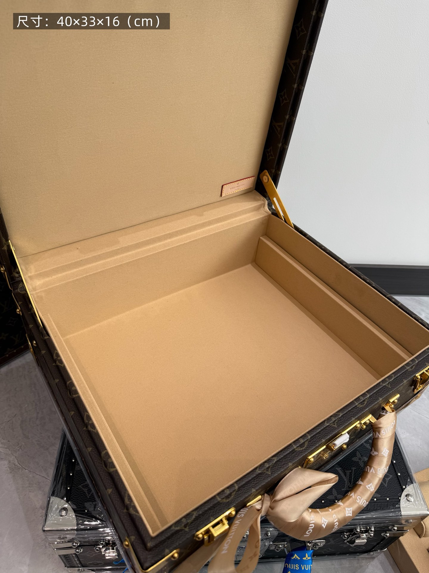 Louis Vuitton Haute Couture Classic Luxury Handbag Shoulder Crossbody 9