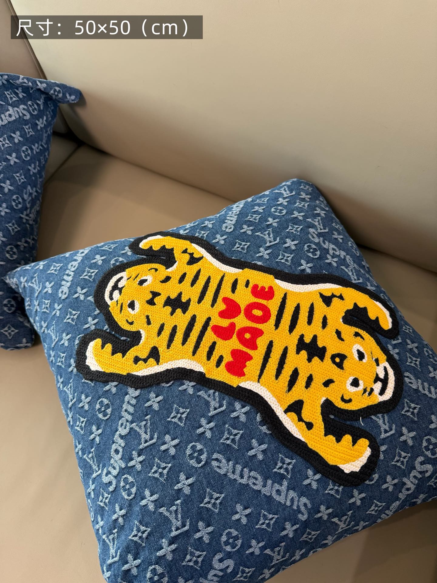 LV 路易威登 有腔调的复古新潮抱枕 6