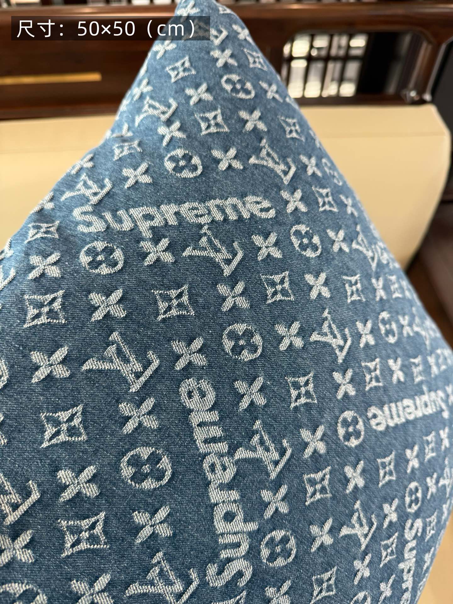 LV 路易威登 有腔调的复古新潮抱枕 8