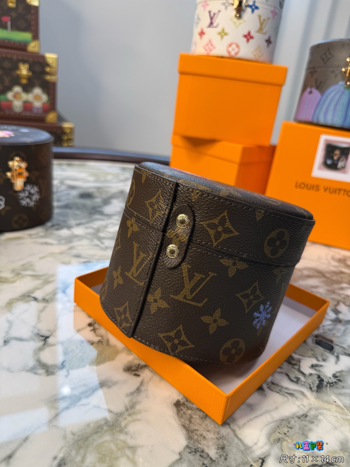 Louis Vuitton Classic Handcrafted Luxury Leather Shoulder Bag 6