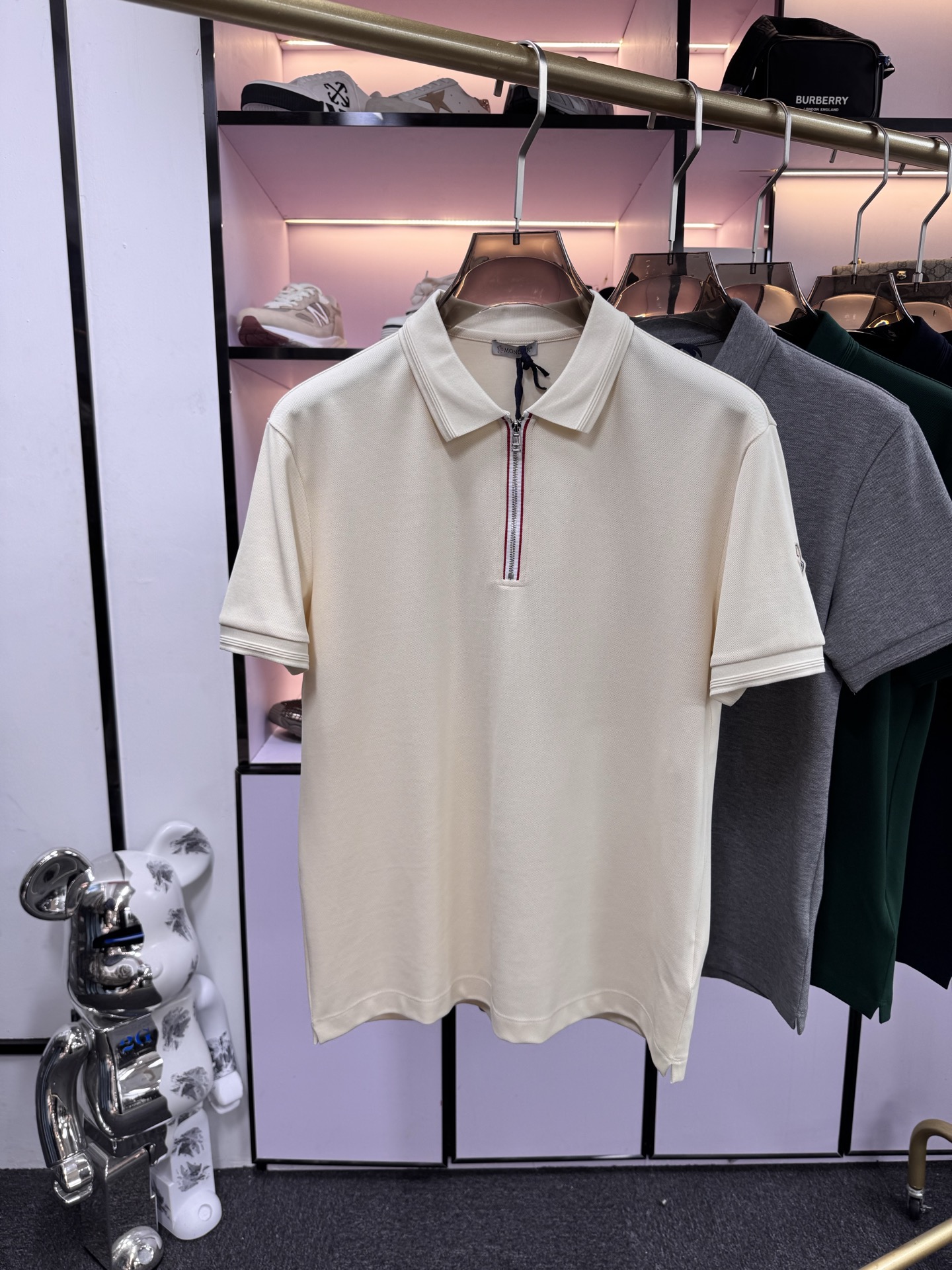 NO:149712,MON25SS spring and summer new polo shirt contrasting color zipper men's lapel Polo shirt Its unique talent lies in its unremitting pursuit of new ideas. It can not only predict fashion trends, but also lead fashion trends. The value it embodies has always been regarded as an extraordinary enjoyment in daily life. Selected customization PIQUE fabric is a type of knitted fabric. Commonly known as 