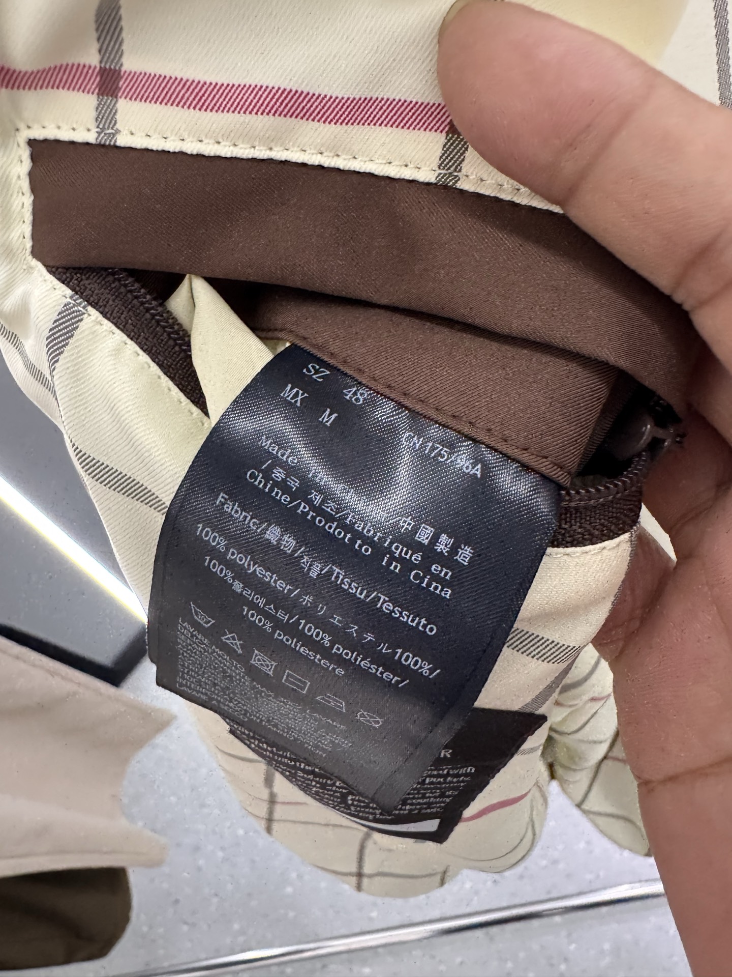 lP🆕新款飞行员夹克，这款面料采用Storm System处理的WindBelt三层抗皱弹力微纤维制成，