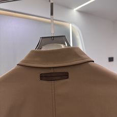 Zegna 杰尼亚 翻领夹克外套2025ss早秋新款 杰尼亚翻领夹克外套。采用进口面料,穿上身非常舒适透 Zegna 杰尼亚 翻领夹克外套2025ss早秋新款 杰尼亚翻领夹克外套。采用进口面料,穿上身非常舒适透