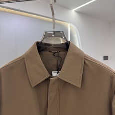 Zegna 杰尼亚 翻领夹克外套2025ss早秋新款 杰尼亚翻领夹克外套。采用进口面料,穿上身非常舒适透 Zegna 杰尼亚 翻领夹克外套2025ss早秋新款 杰尼亚翻领夹克外套。采用进口面料,穿上身非常舒适透