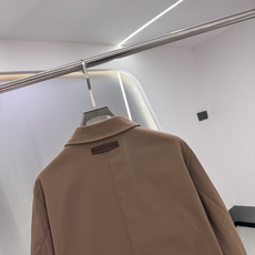 Zegna 杰尼亚 翻领夹克外套2025ss早秋新款 杰尼亚翻领夹克外套。采用进口面料,穿上身非常舒适透 Zegna 杰尼亚 翻领夹克外套2025ss早秋新款 杰尼亚翻领夹克外套。采用进口面料,穿上身非常舒适透