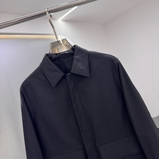 Zegna 杰尼亚 翻领夹克外套2025ss早秋新款 杰尼亚翻领夹克外套。采用进口面料,穿上身非常舒适透 Zegna 杰尼亚 翻领夹克外套2025ss早秋新款 杰尼亚翻领夹克外套。采用进口面料,穿上身非常舒适透