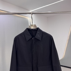 Zegna 杰尼亚 翻领夹克外套2025ss早秋新款 杰尼亚翻领夹克外套。采用进口面料,穿上身非常舒适透 Zegna 杰尼亚 翻领夹克外套2025ss早秋新款 杰尼亚翻领夹克外套。采用进口面料,穿上身非常舒适透