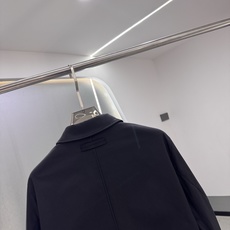 Zegna 杰尼亚 翻领夹克外套2025ss早秋新款 杰尼亚翻领夹克外套。采用进口面料,穿上身非常舒适透 Zegna 杰尼亚 翻领夹克外套2025ss早秋新款 杰尼亚翻领夹克外套。采用进口面料,穿上身非常舒适透