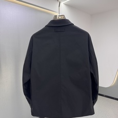 Zegna 杰尼亚 翻领夹克外套2025ss早秋新款 杰尼亚翻领夹克外套。采用进口面料,穿上身非常舒适透 Zegna 杰尼亚 翻领夹克外套2025ss早秋新款 杰尼亚翻领夹克外套。采用进口面料,穿上身非常舒适透