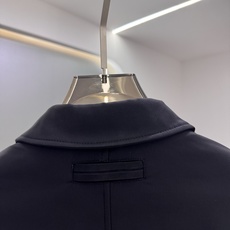 Zegna 杰尼亚 翻领夹克外套2025ss早秋新款 杰尼亚翻领夹克外套。采用进口面料,穿上身非常舒适透 Zegna 杰尼亚 翻领夹克外套2025ss早秋新款 杰尼亚翻领夹克外套。采用进口面料,穿上身非常舒适透