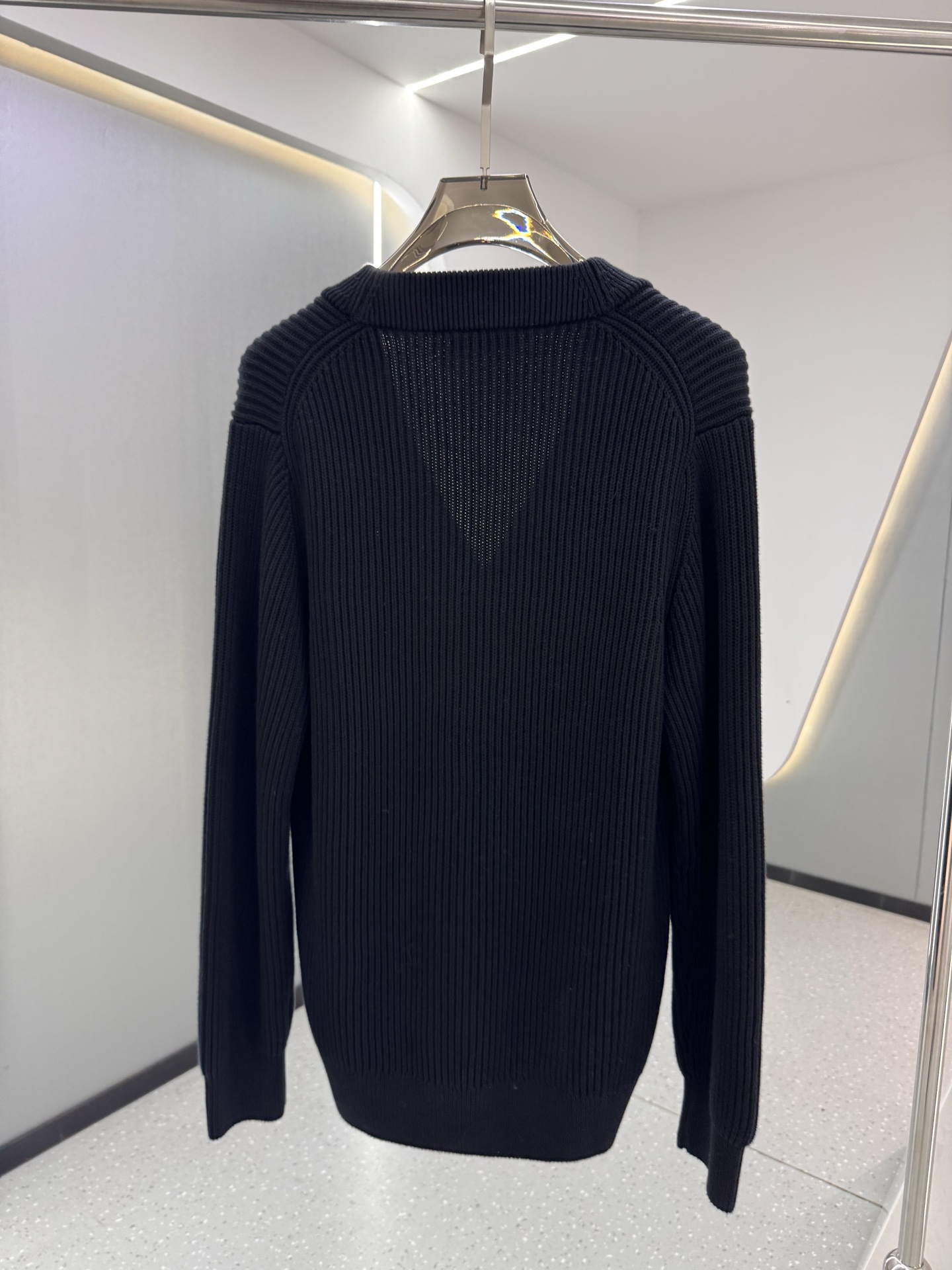 🔥BC 2024官网最新款秋冬14针高密提花针织开衫 甄选440克14针棉混纺材质 既有棉的质感软糯亲肤