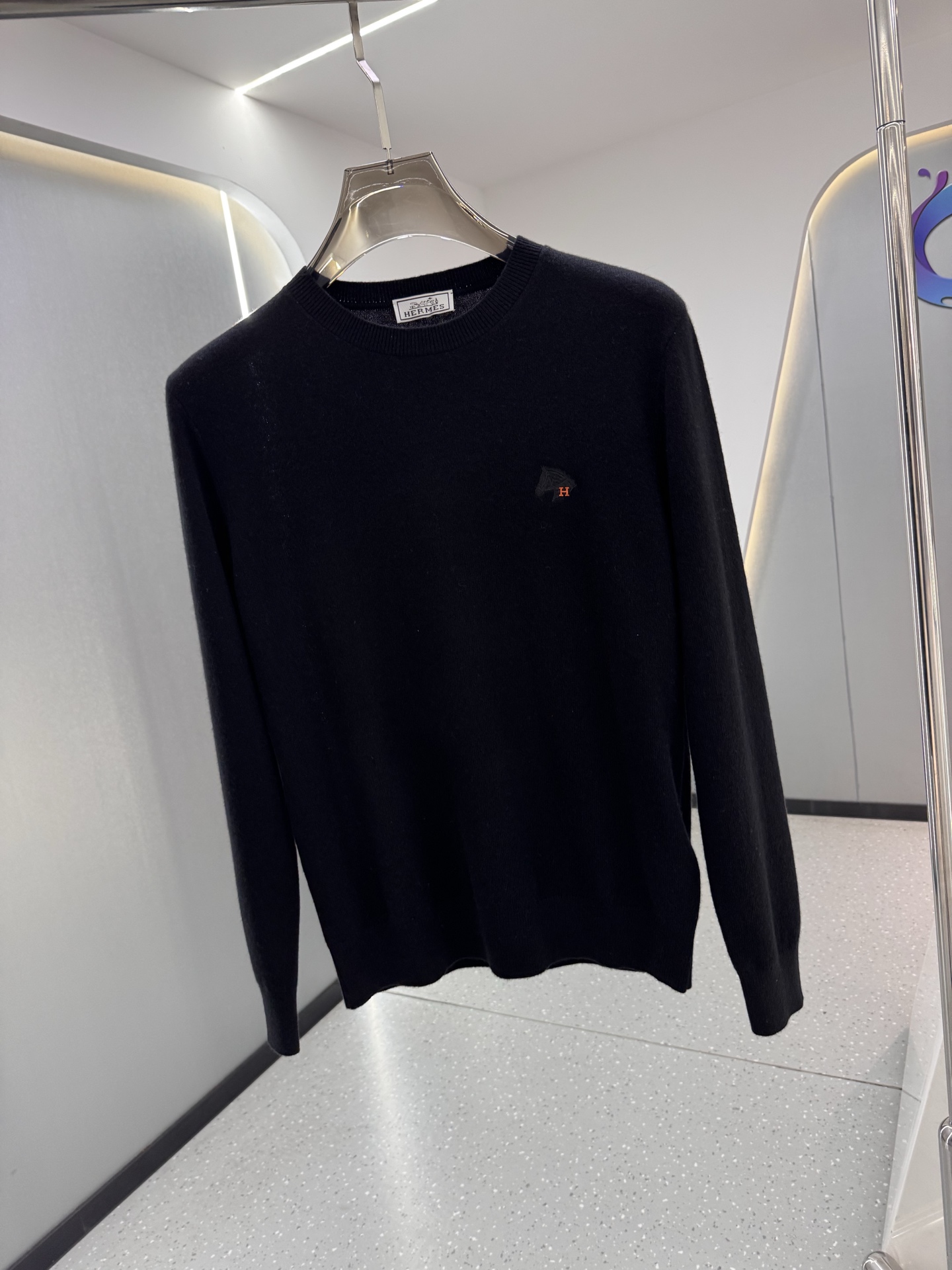 爱马家秋冬男士圆领羊绒/羊毛衫，重磅来袭…………保证出品！！精准锁定高端客户，价格贵但是有道理！！入手包