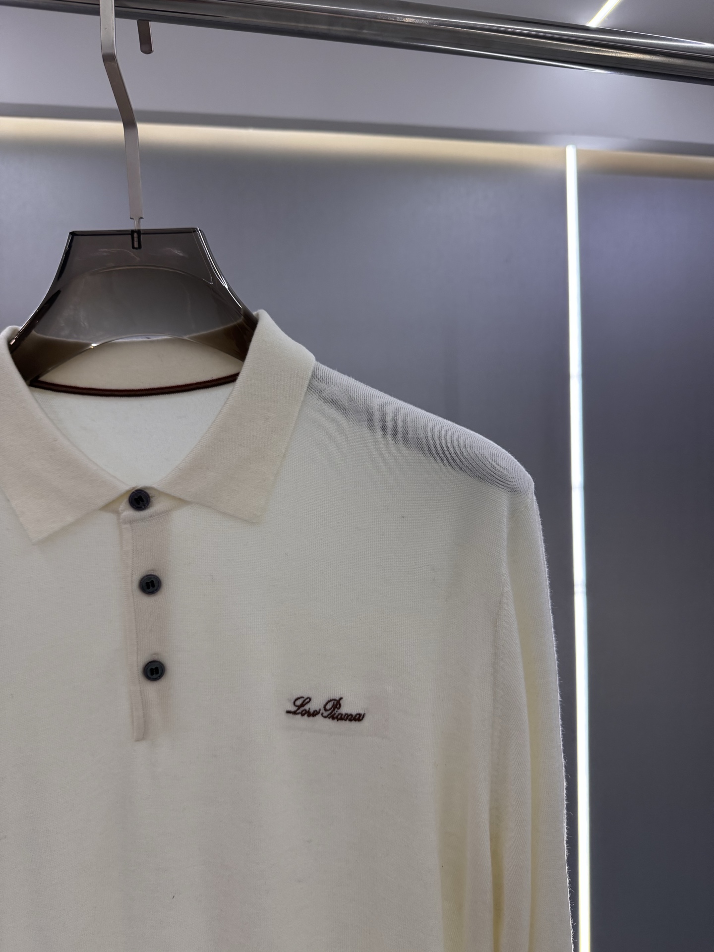 25秋冬新款 lP🆕男士翻领毛衣，羊毛羊绒混纺面料 高品质天然纤维加倍呵护肌肤。整件衣服手感细腻 软糯 