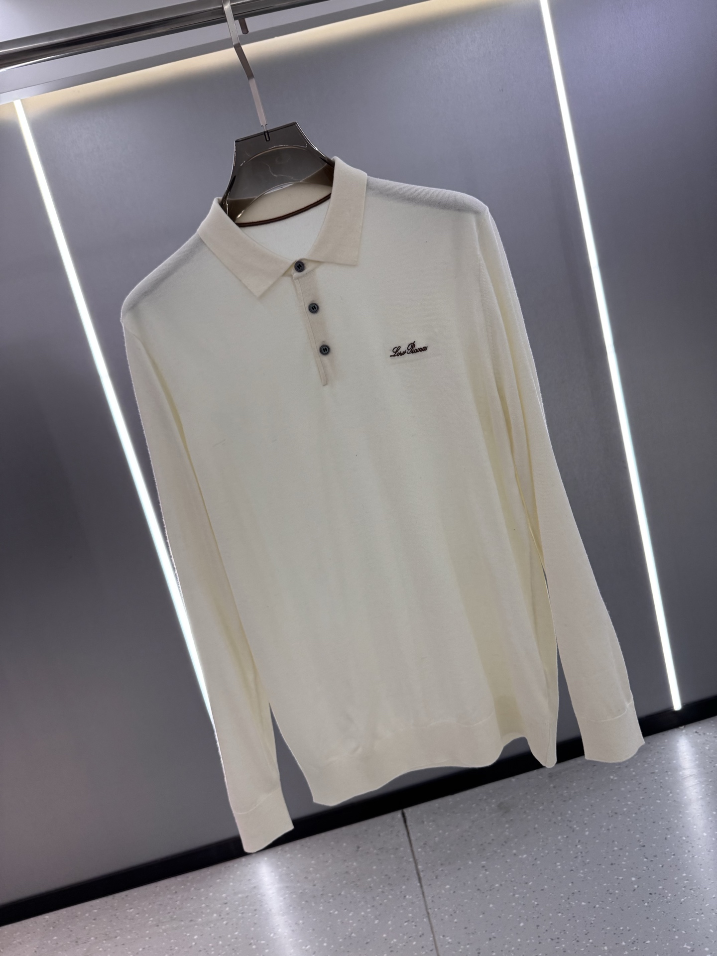 25秋冬新款 lP🆕男士翻领毛衣，羊毛羊绒混纺面料 高品质天然纤维加倍呵护肌肤。整件衣服手感细腻 软糯 