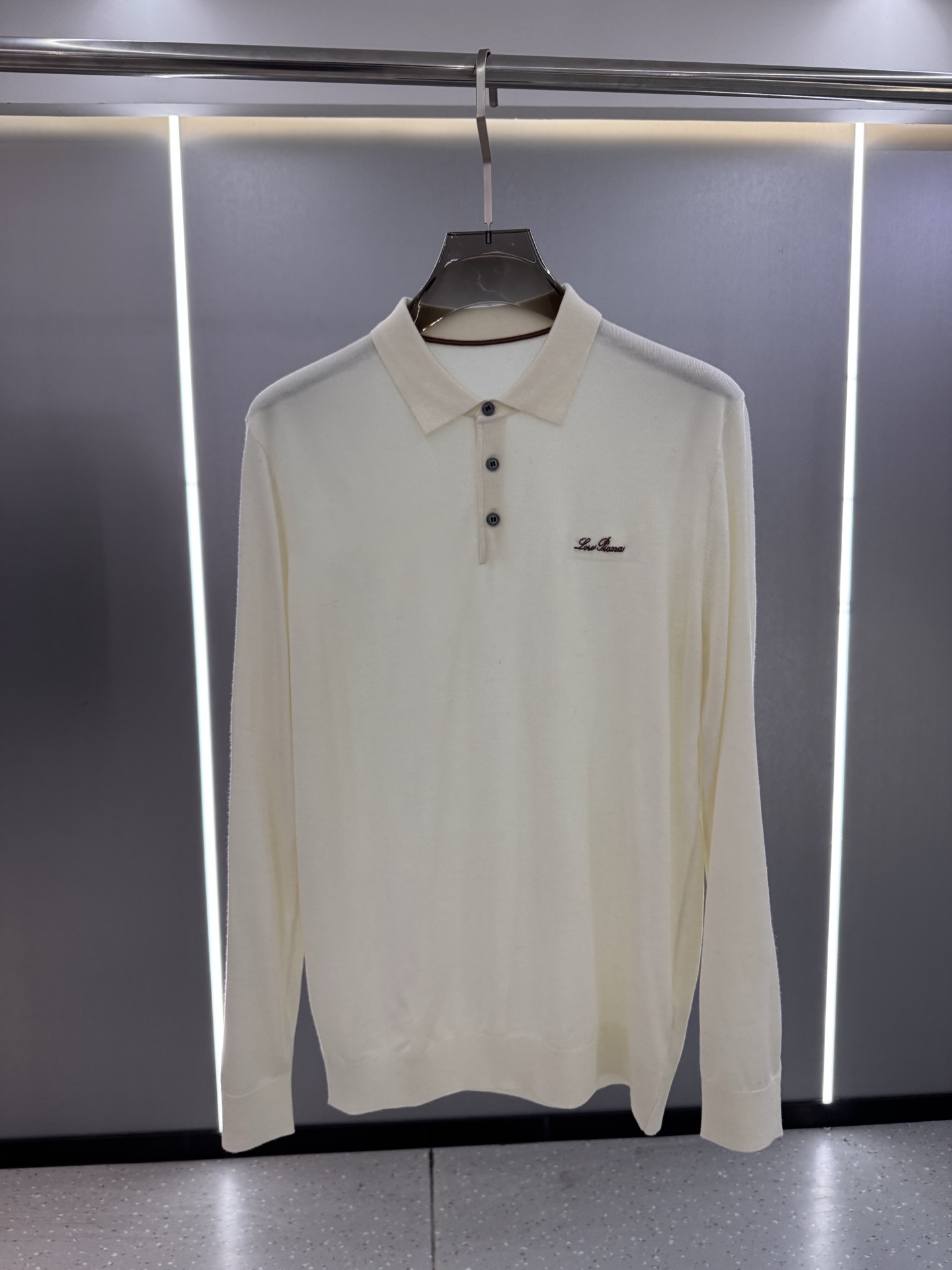 25秋冬新款 lP🆕男士翻领毛衣，羊毛羊绒混纺面料 高品质天然纤维加倍呵护肌肤。整件衣服手感细腻 软糯 