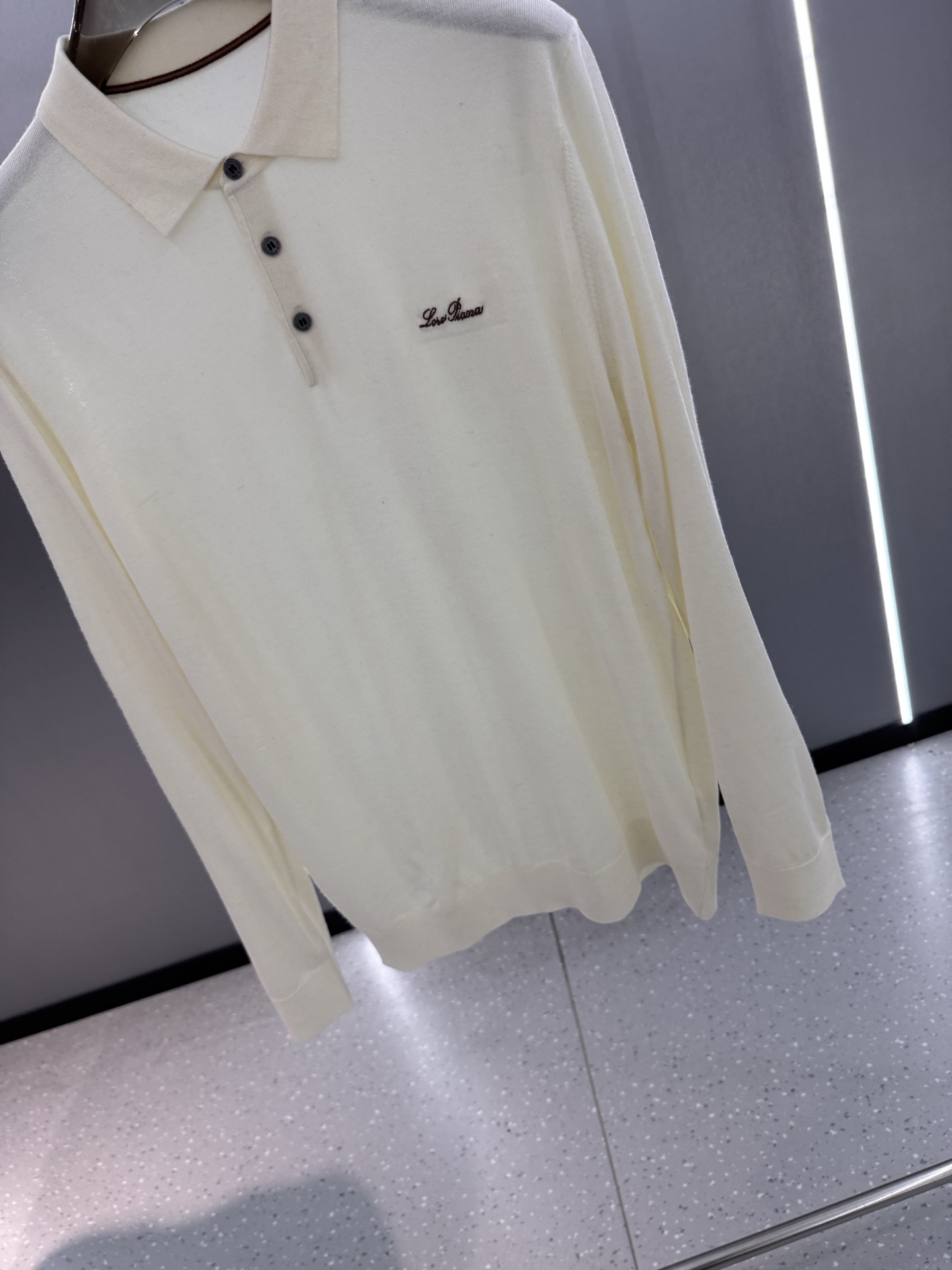 25秋冬新款 lP🆕男士翻领毛衣，羊毛羊绒混纺面料 高品质天然纤维加倍呵护肌肤。整件衣服手感细腻 软糯 