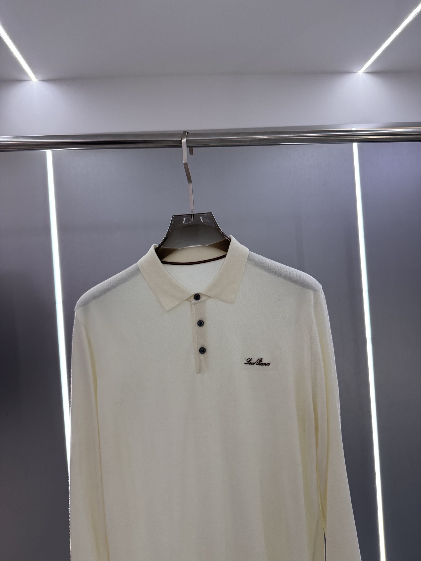 25秋冬新款 lP🆕男士翻领毛衣，羊毛羊绒混纺面料 高品质天然纤维加倍呵护肌肤。整件衣服手感细腻 软糯 