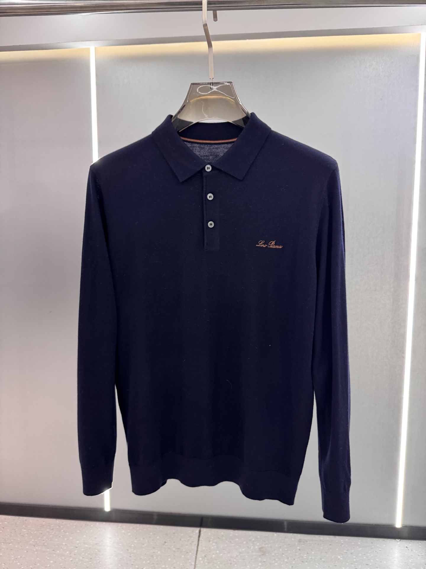 25秋冬新款 lP🆕男士翻领毛衣，羊毛羊绒混纺面料 高品质天然纤维加倍呵护肌肤。整件衣服手感细腻 软糯 