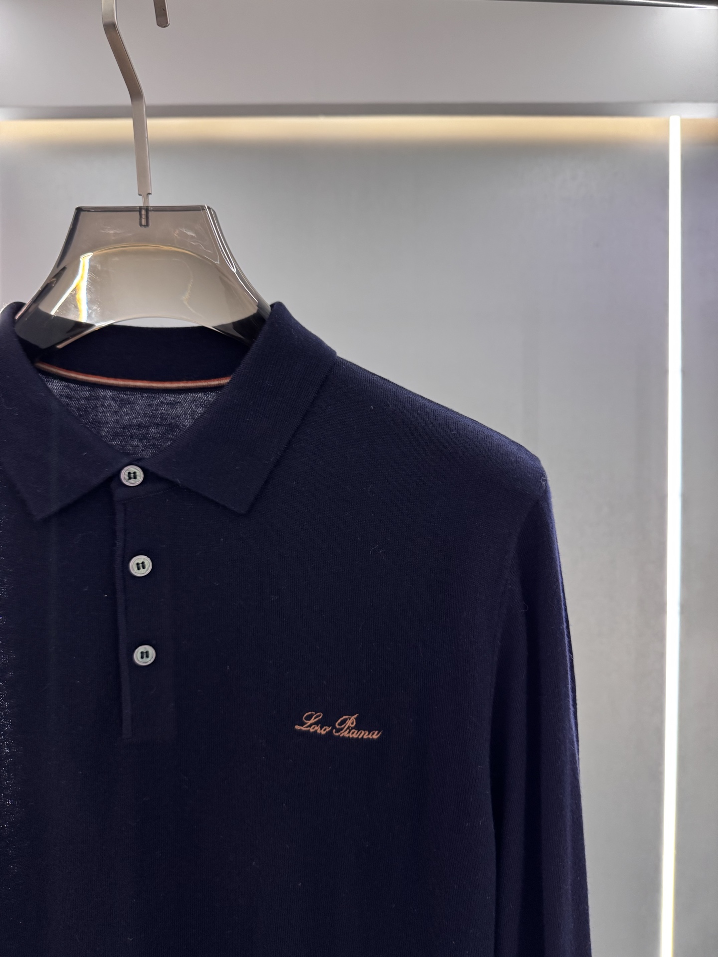 25秋冬新款 lP🆕男士翻领毛衣，羊毛羊绒混纺面料 高品质天然纤维加倍呵护肌肤。整件衣服手感细腻 软糯 