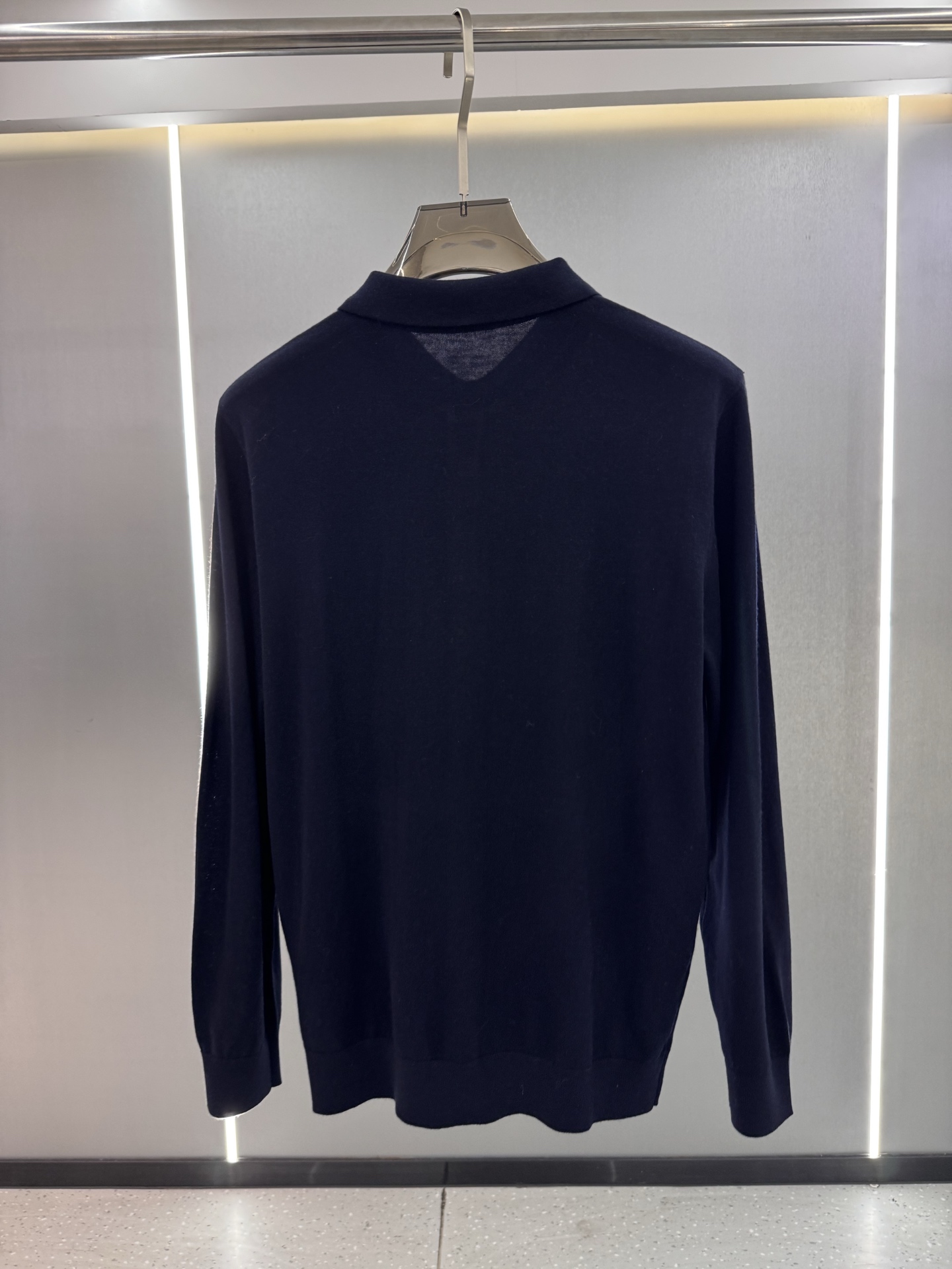 25秋冬新款 lP🆕男士翻领毛衣，羊毛羊绒混纺面料 高品质天然纤维加倍呵护肌肤。整件衣服手感细腻 软糯 