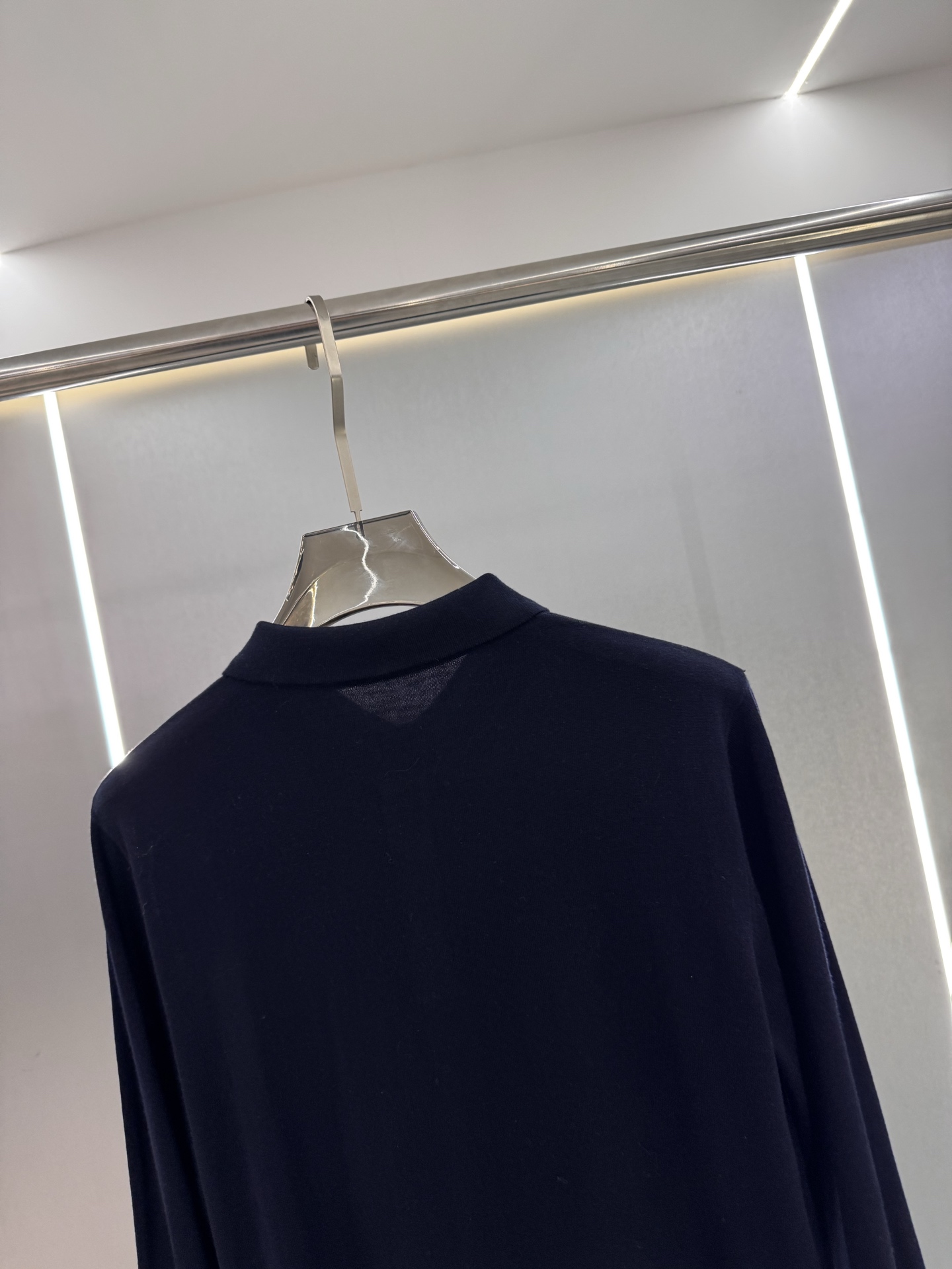 25秋冬新款 lP🆕男士翻领毛衣，羊毛羊绒混纺面料 高品质天然纤维加倍呵护肌肤。整件衣服手感细腻 软糯 