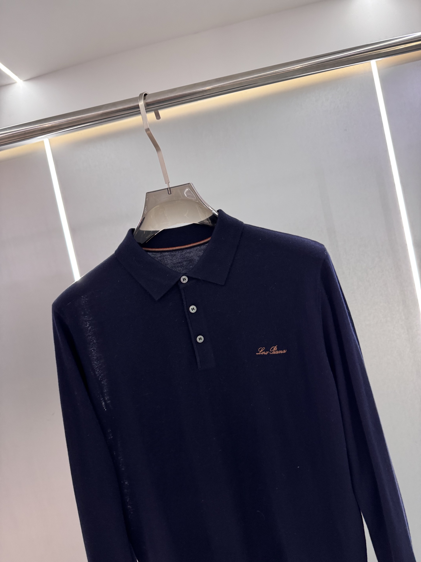 25秋冬新款 lP🆕男士翻领毛衣，羊毛羊绒混纺面料 高品质天然纤维加倍呵护肌肤。整件衣服手感细腻 软糯 