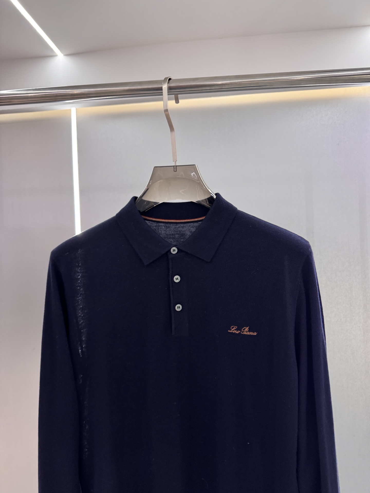 25秋冬新款 lP🆕男士翻领毛衣，羊毛羊绒混纺面料 高品质天然纤维加倍呵护肌肤。整件衣服手感细腻 软糯 