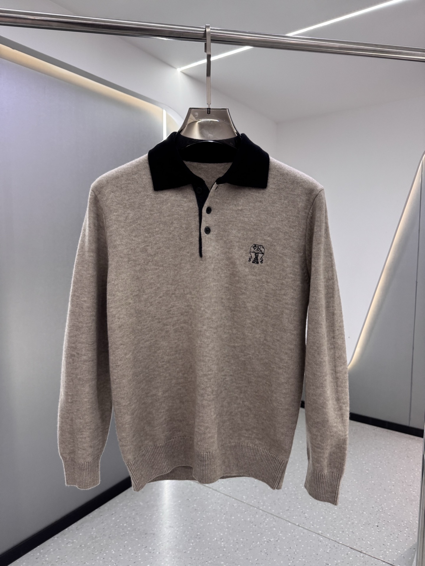 25秋冬新款 BC男士翻领毛衣，羊毛羊绒混纺面料 高品质天然纤维加倍呵护肌肤。整件衣服手感细腻 软糯 绵