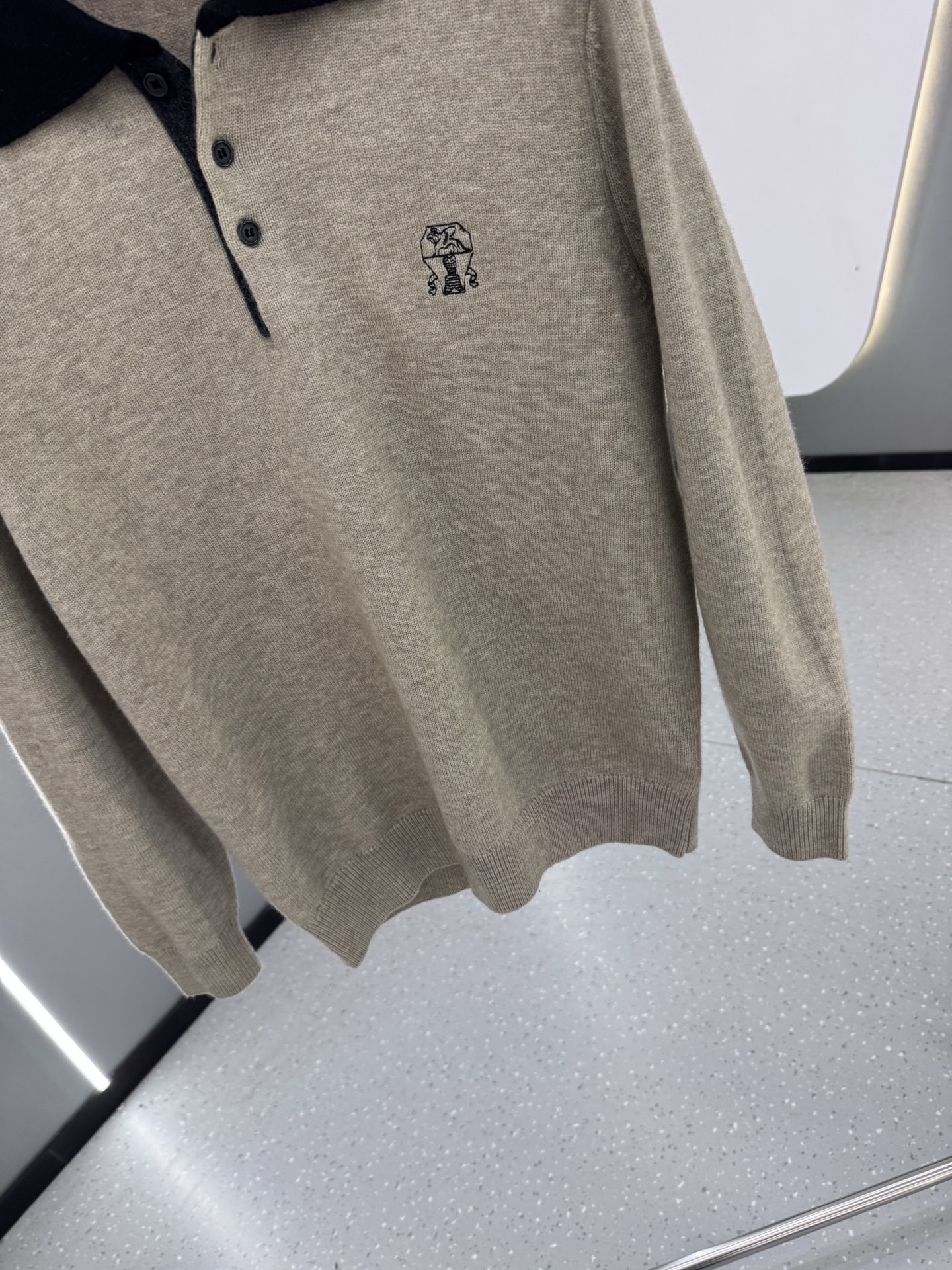 25秋冬新款 BC男士翻领毛衣，羊毛羊绒混纺面料 高品质天然纤维加倍呵护肌肤。整件衣服手感细腻 软糯 绵